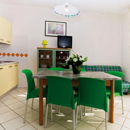 Bright And Comfortable Flat Апартаменты